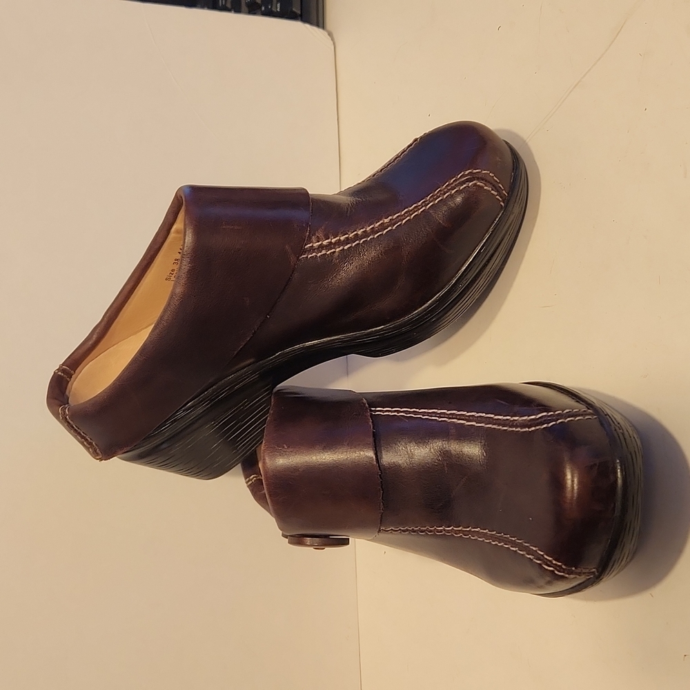 Women's Brown Leather Clogs